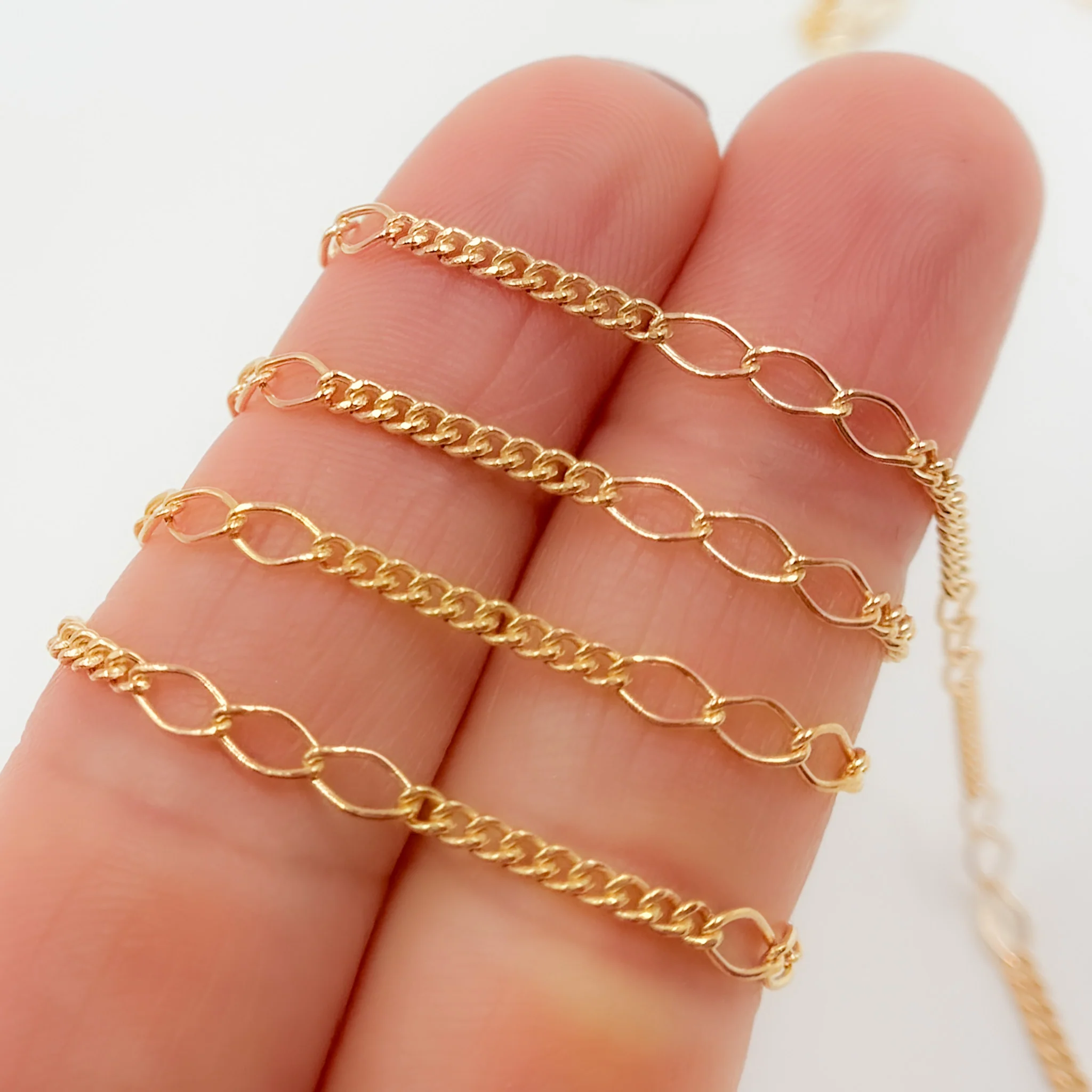 V240GF. 14k Gold Filled 3 Links Long and Curb Chain in Between - Image 2