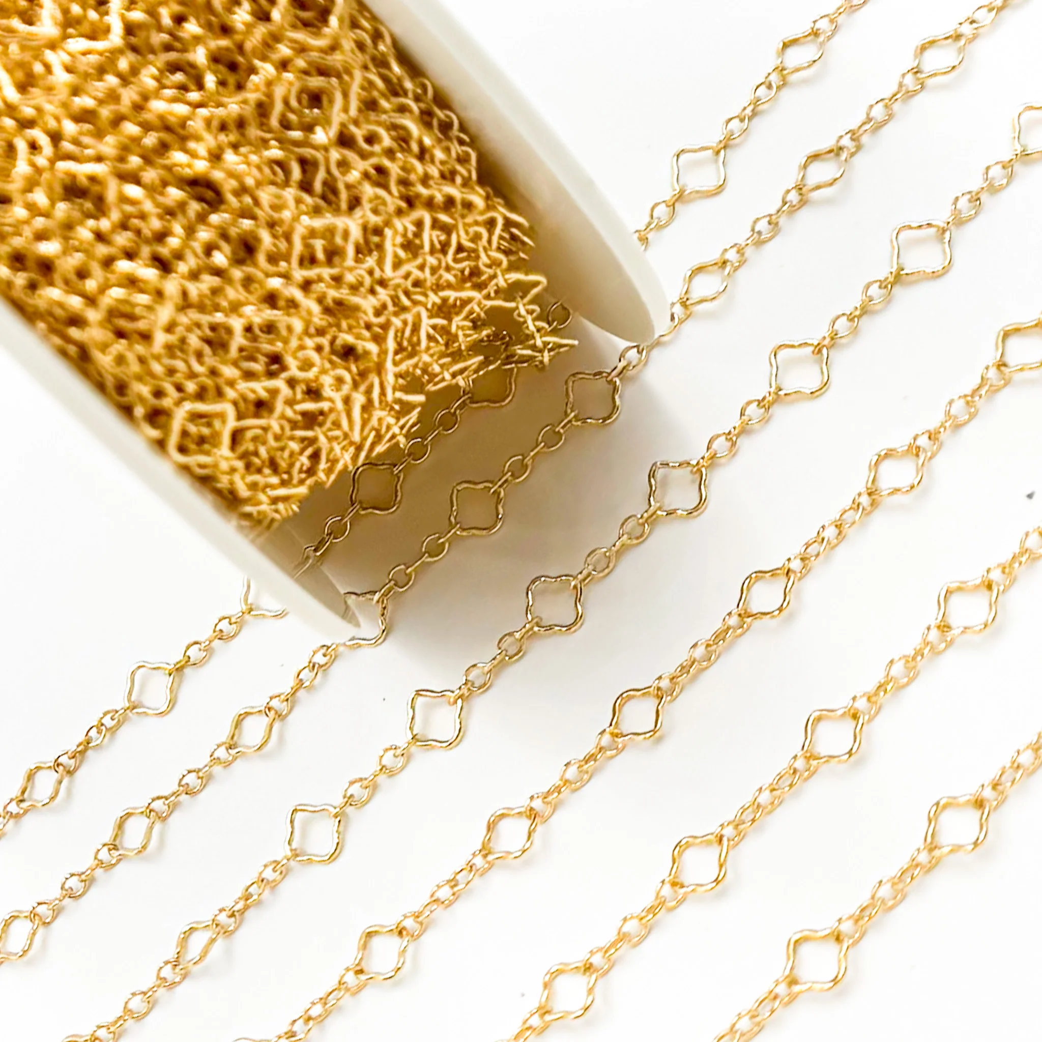 V251GF. Gold Filled Clover Link Chain - Image 5