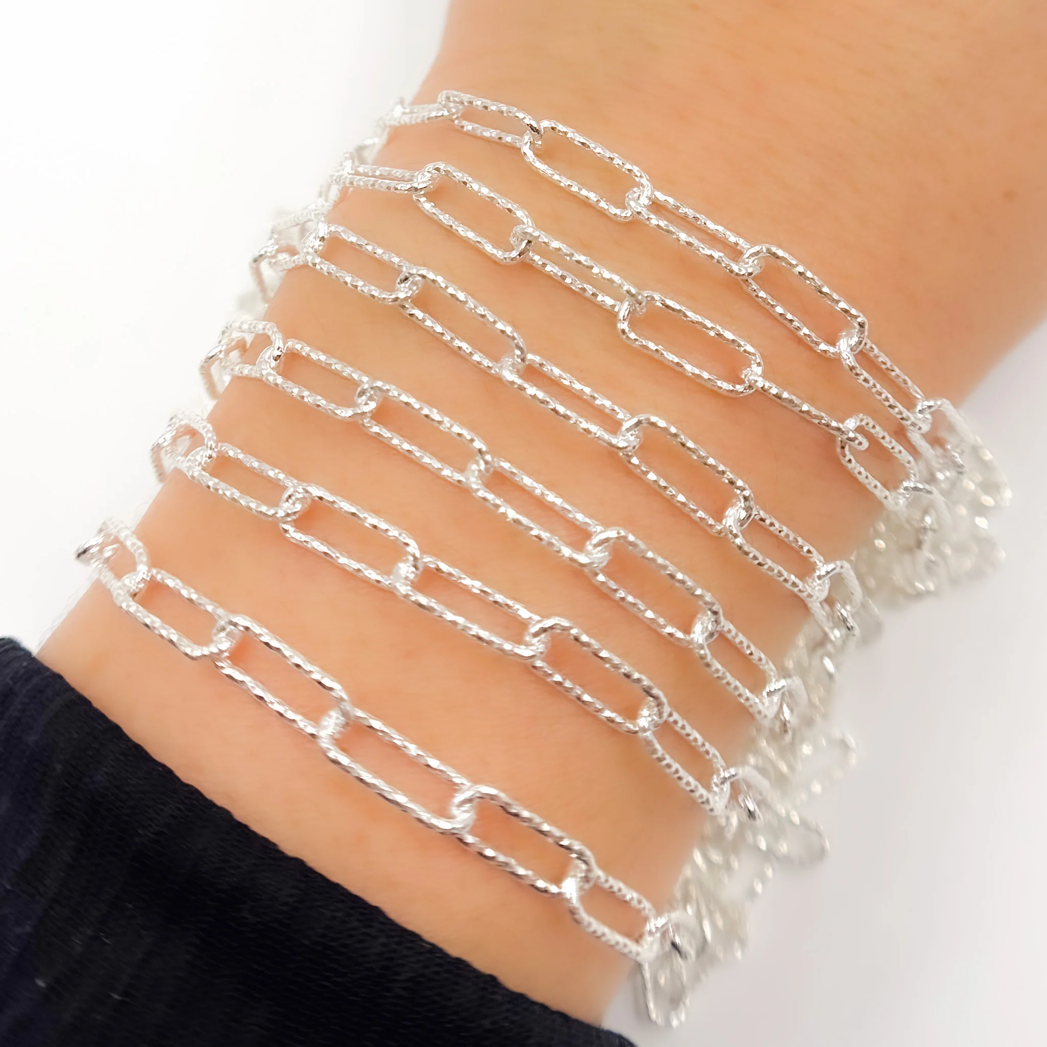 V8FDSS. Sterling Silver Hammered Paperclip Chain - Image 3
