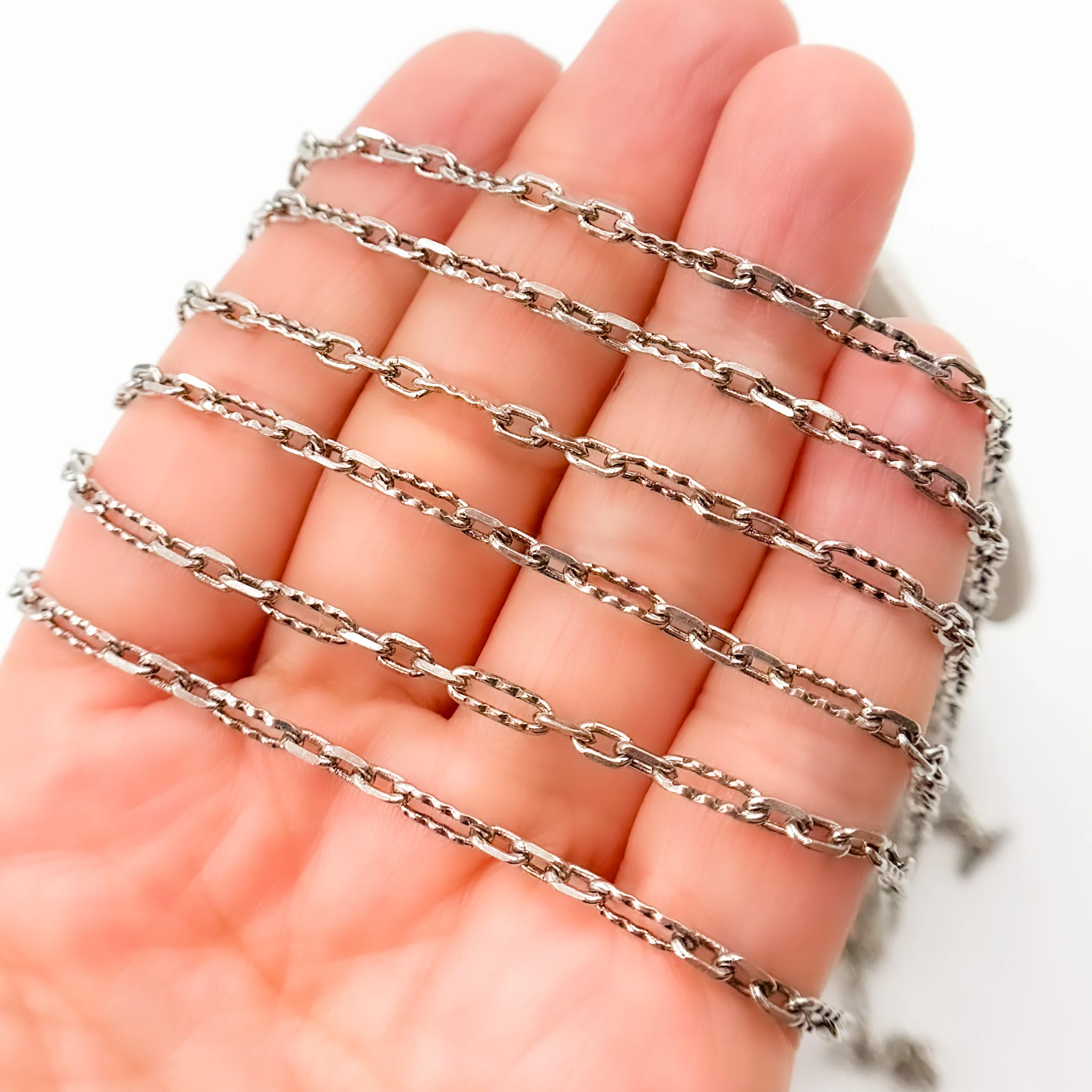 Z22OX. Oxidized Sterling Silver Hammered Long and Short Oval Link Chain - Image 4
